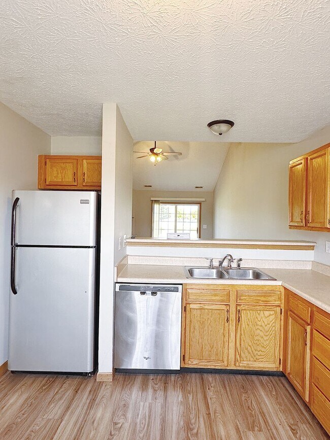 Building Photo - 2332 Hopkins Dr