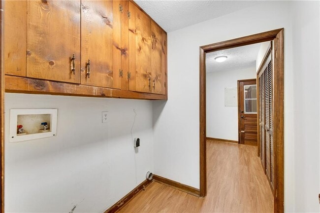 Building Photo - 2408 Pinkney Dr