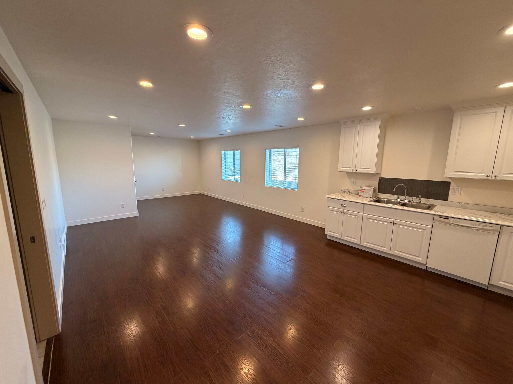 Building Photo - 7092 W Jayson Bend Dr