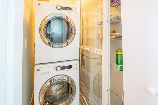 Building Photo - OFF-SEASON FURNISHED MONTHLY RENTAL AVAILABLE NOW