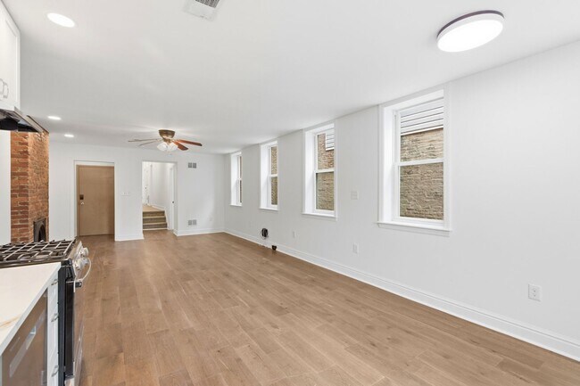 Building Photo - 2306 E Carson St