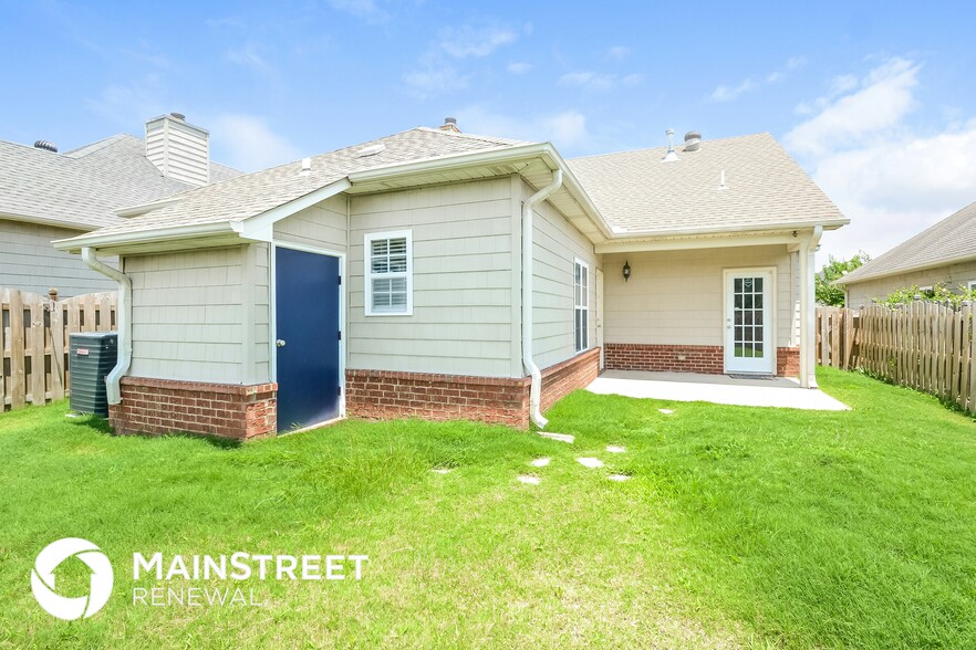 Building Photo - 1068 Fairbank Ln