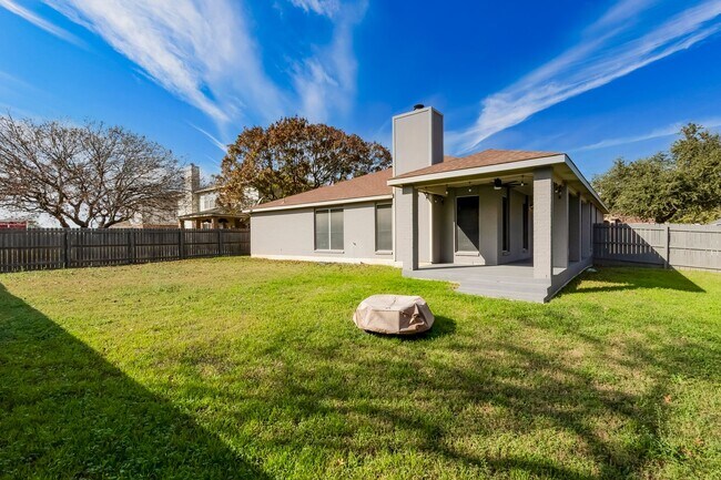 Building Photo - 113 W Deer Horn Pass