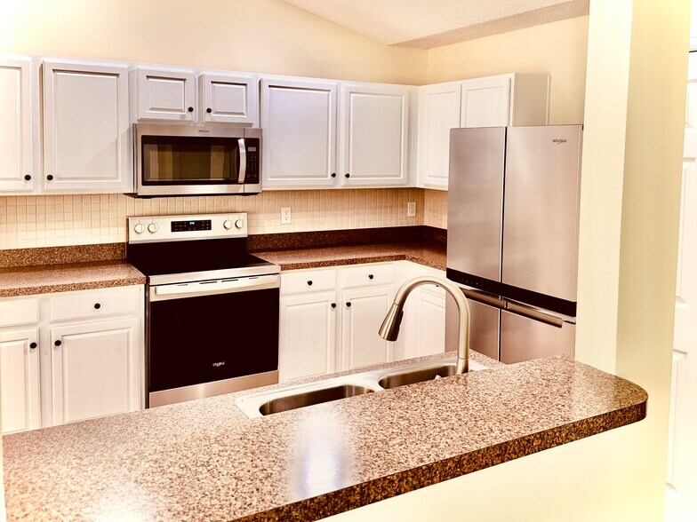 Building Photo - 188 Tibton Cir