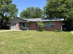 Building Photo - 703 Terry Dr