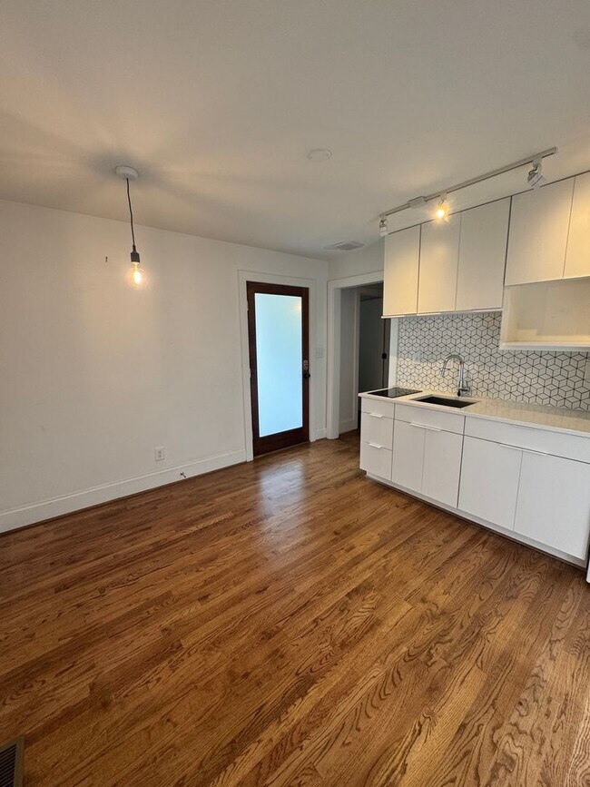 Building Photo - Gorgeous 2BR/2BA Home in Downtown Raleigh