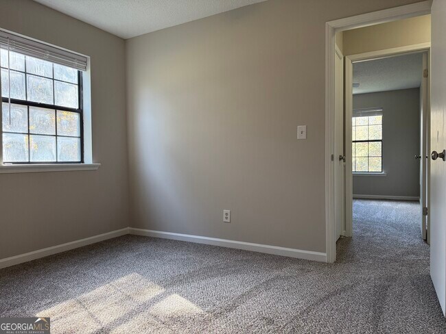 Building Photo - 731 Moon Bridge Rd