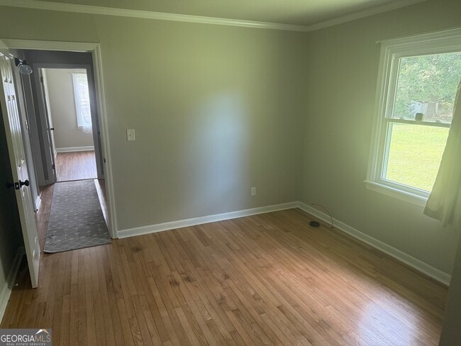 Building Photo - 201 Pecan Dr