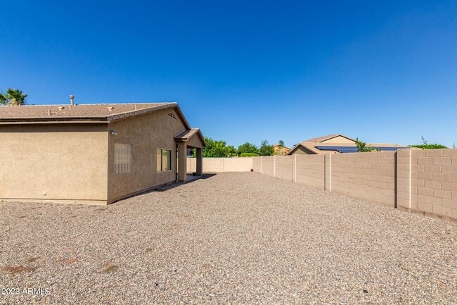 Building Photo - 16071 W Gelding Dr