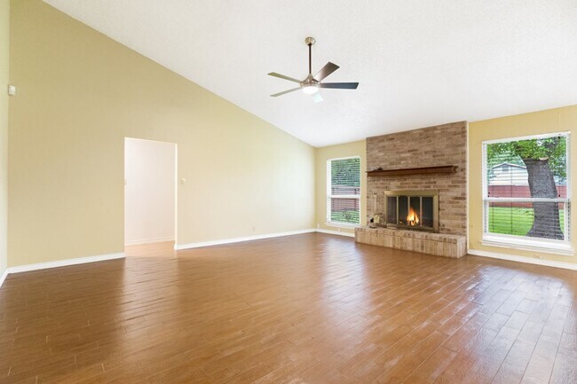 Building Photo - Charming Home Awaits: Spacious & Modern Living in a Prime Location