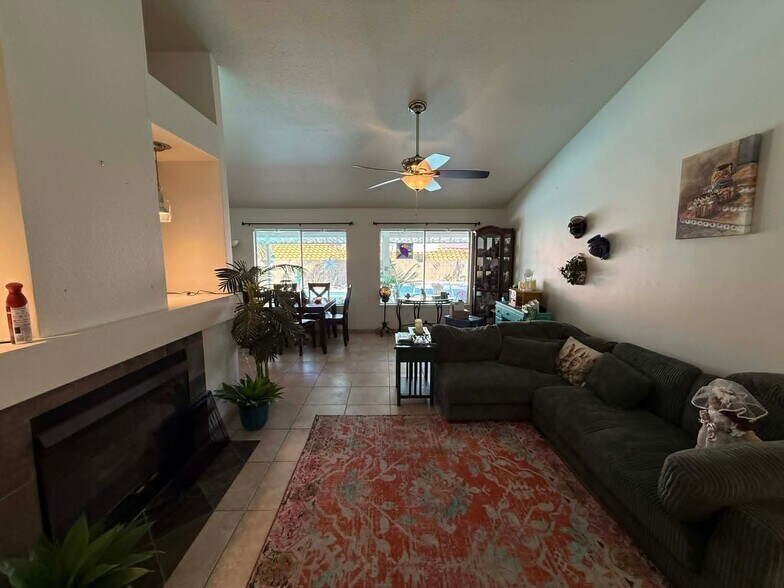 Building Photo - 9601 E Ashford Dr
