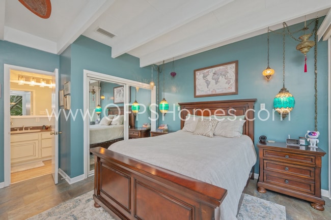 Building Photo - Bayou-Front Home w/ Dock