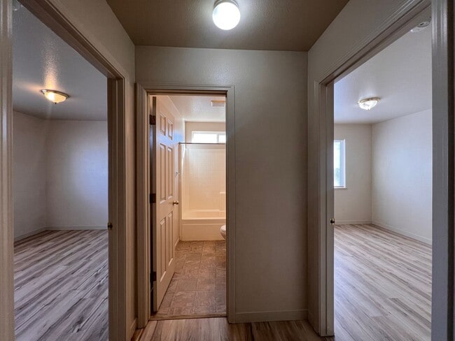 Building Photo - Cute 3 bedroom home Located in Donner Trails