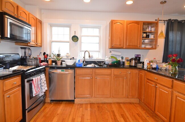 Primary Photo - 236 Parker Hill Ave