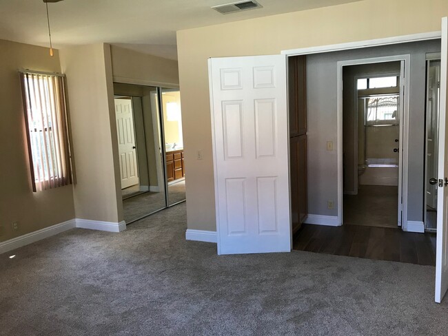 Building Photo - 3 Bed 2 Bath House in El Cajon - Brand New...