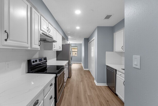 Building Photo - 14234 Cellini Dr