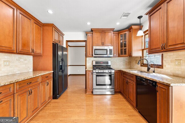 Building Photo - 102 Bluegill Trce