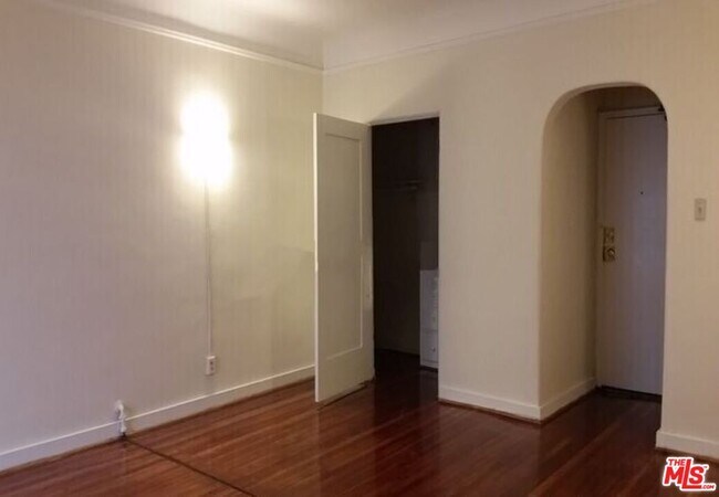 Building Photo - 665 Cochran Ave