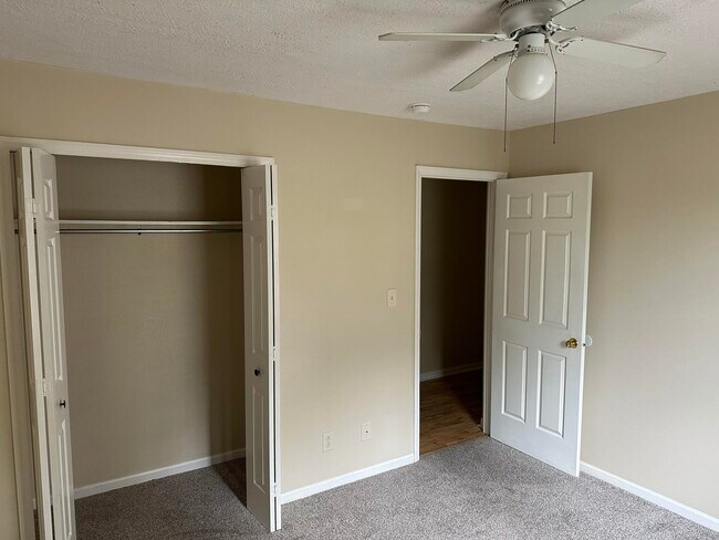 Building Photo - 415 Ridgewood Ln