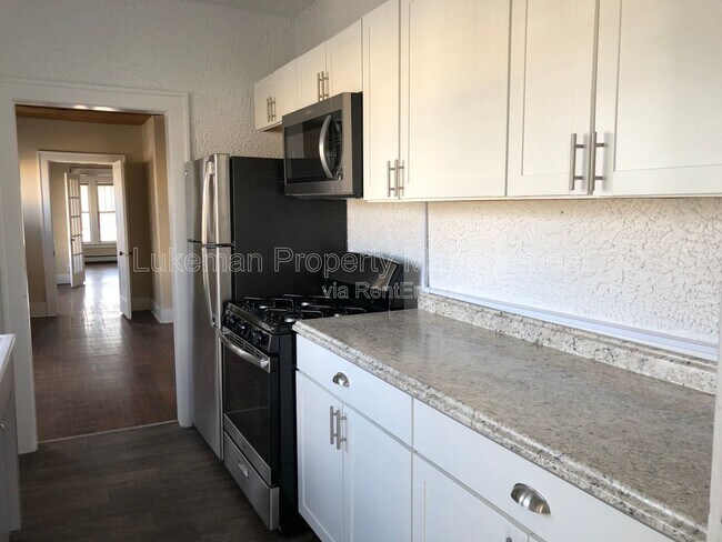 Building Photo - 428 S Westnedge Ave