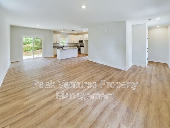 Building Photo - 113 Norbert Ln