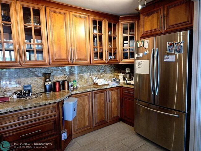 Building Photo - 1350 River Reach Dr
