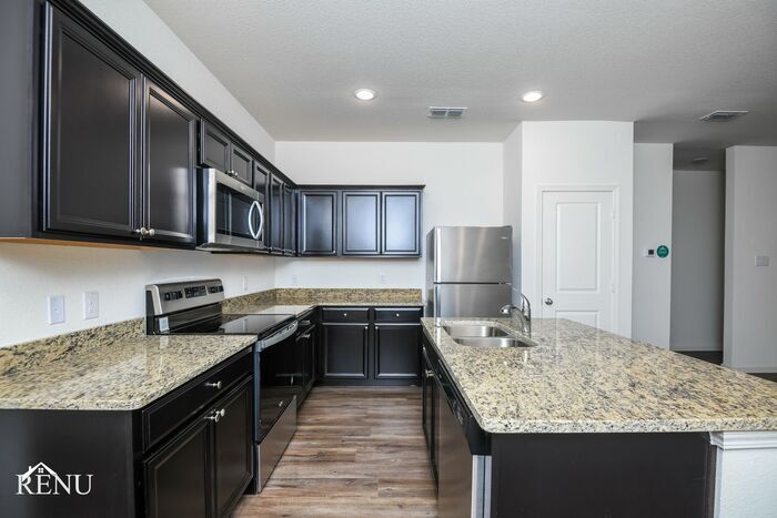 Building Photo - 6011 Mojave Dr