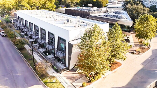 Building Photo - Stylish Furnished Loft Steps from Downtown