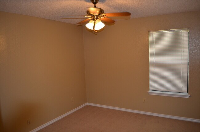 Building Photo - Cozy 3 Bedroom in Country Trails Harker Heights!