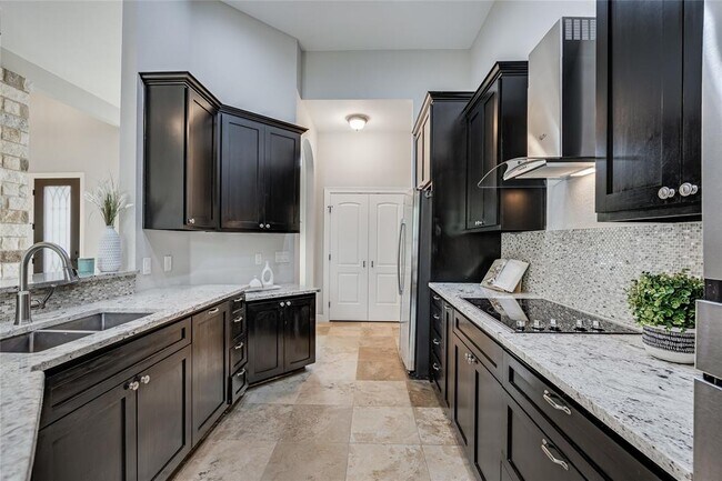 Building Photo - 21434 Lakefront Dr