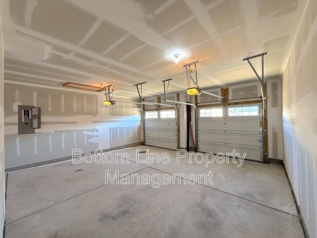 Building Photo - 523 Contentment Dr