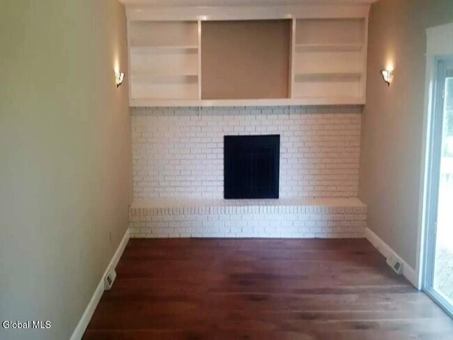Building Photo - 3 Springwood Manor Dr