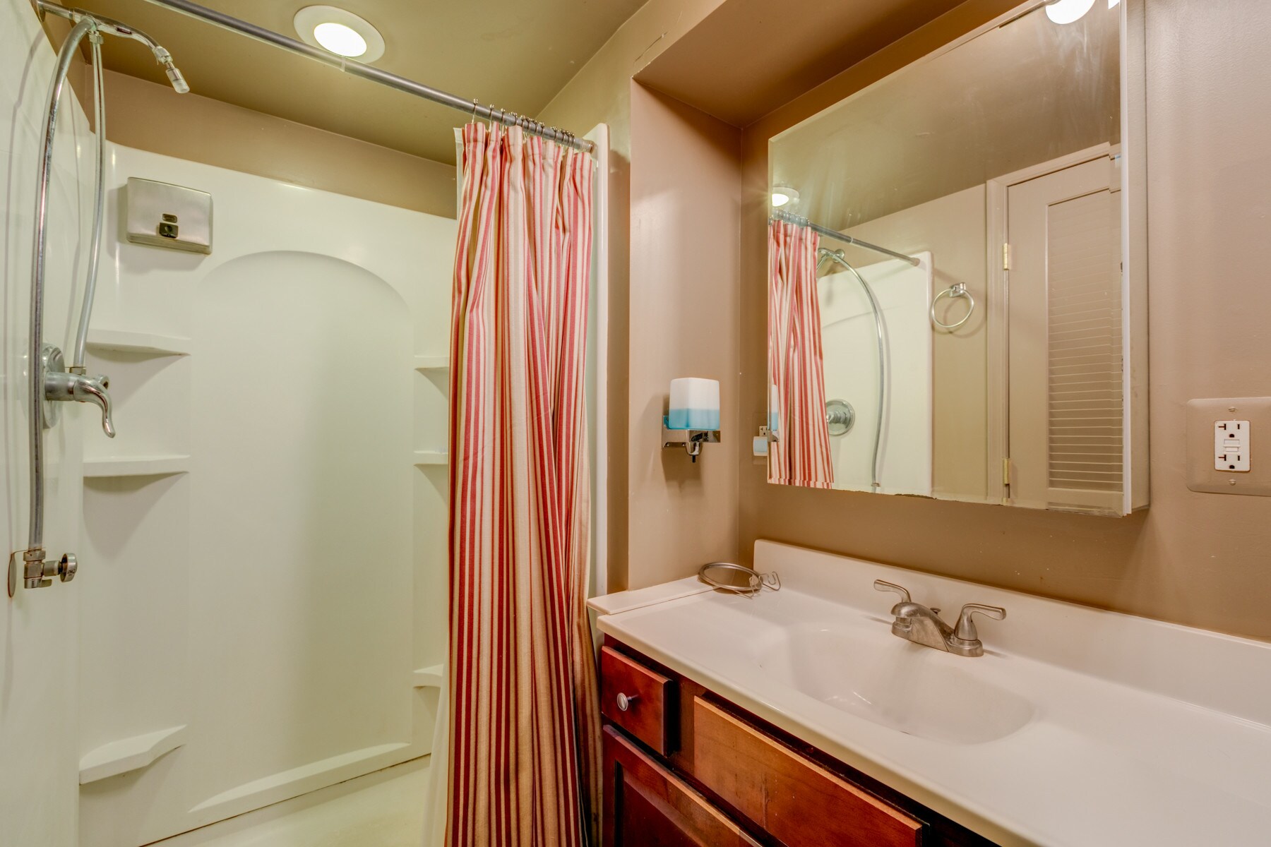Bathroom - 4411 38th St NW