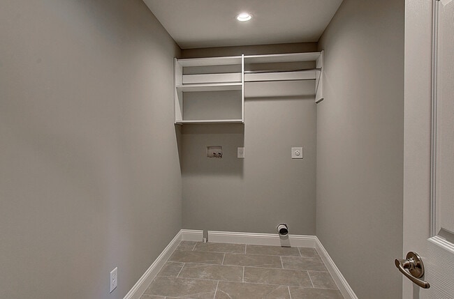 Building Photo - 330 Pauline Ingle Dr