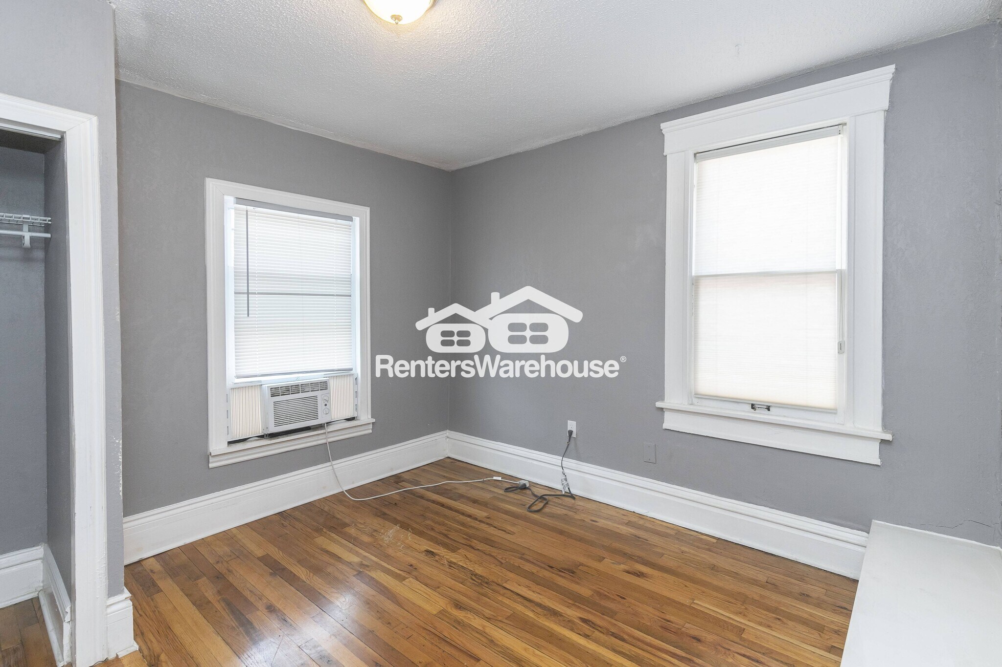 Building Photo - 4105 Oak St