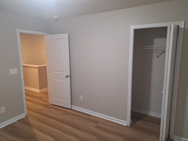 Building Photo - Wonderful Two Story Four Bedroom Home in Northeast Columbia!