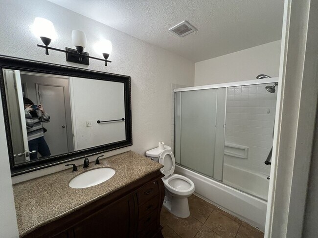 Building Photo - SAC T 4945