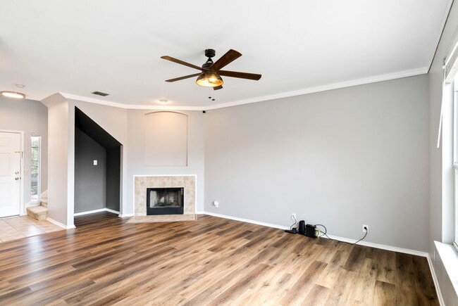 Building Photo - 2735 Encino River