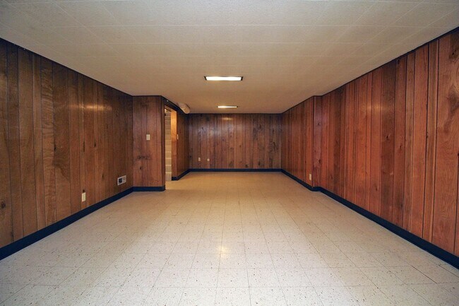 Building Photo - 8111 SW 8th Ave