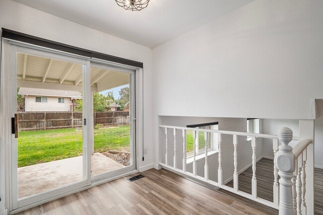 Building Photo - ? Move-in Ready & Fully Renovated! ?