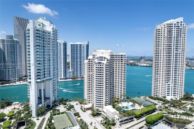 Building Photo - 888 Brickell Key Dr