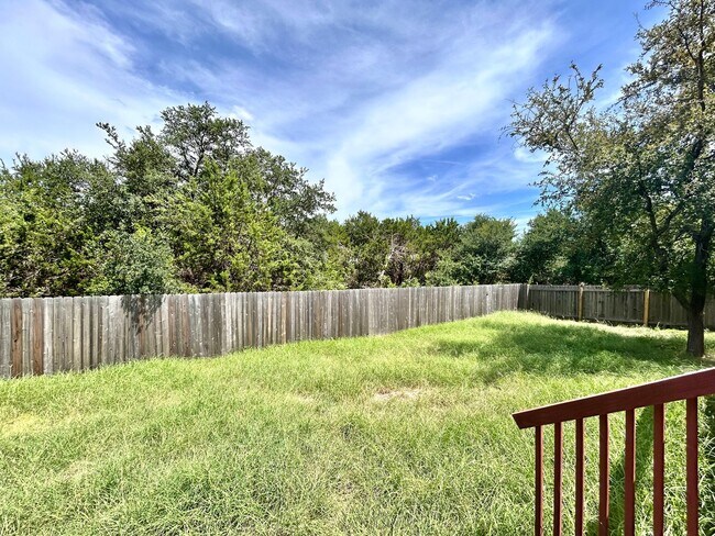 Building Photo - Lovely & Spacious 3/BR 2.5/BA Home in Roun...