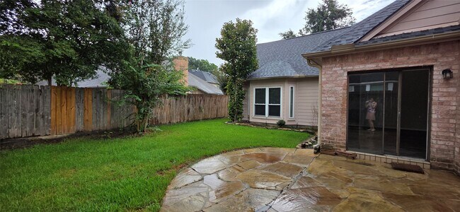 Building Photo - 1214 W Forest Dr