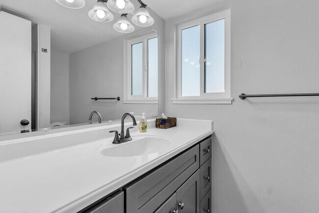 Building Photo - Park Meadows