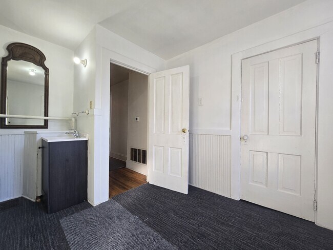 Building Photo - 1424 Grant Ave