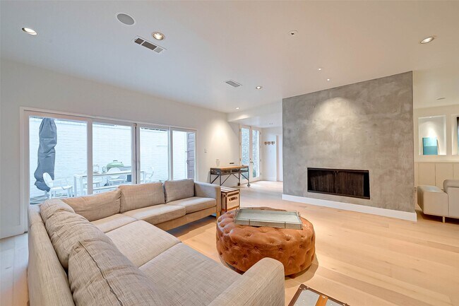 Building Photo - 39 River Hollow Ln