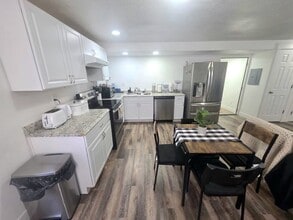 Building Photo - 142 E 2200 S