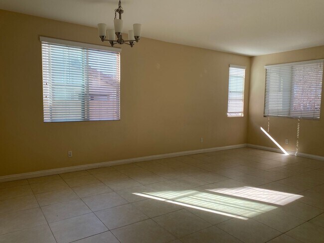 Building Photo - Moreno Valley Executive Home for Lease - Upgraded & Move-in Ready!