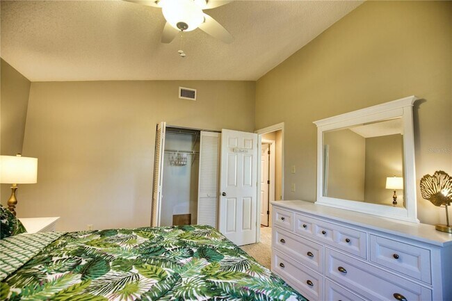 Building Photo - 831 Harrington Lake Ln