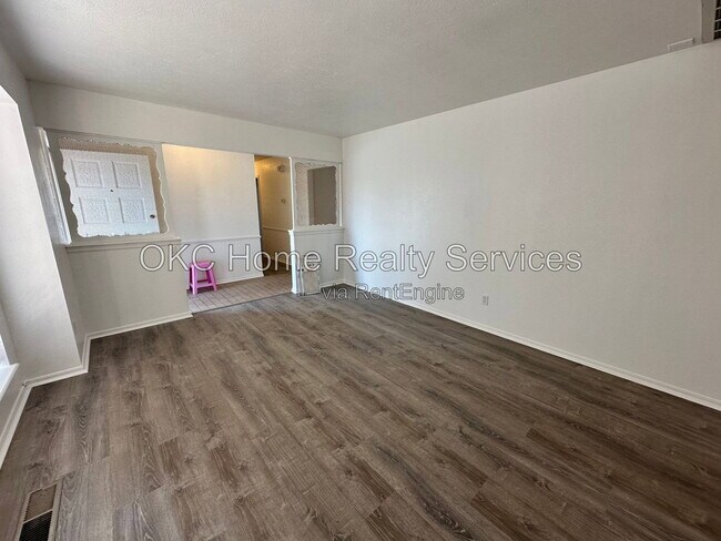 Building Photo - 1428 SW 72nd St